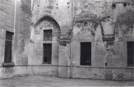 Tracce degli archi del portico